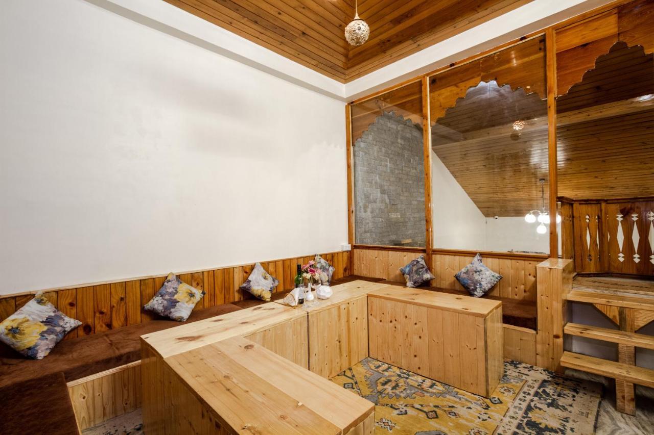 Tales N Trails Hotel Vashist Eksteriør billede